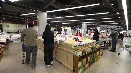 政府發(fā)券 商場(chǎng)讓利 餐廳排隊(duì)，安源“五一”消費(fèi)市場(chǎng)熱氣騰騰
